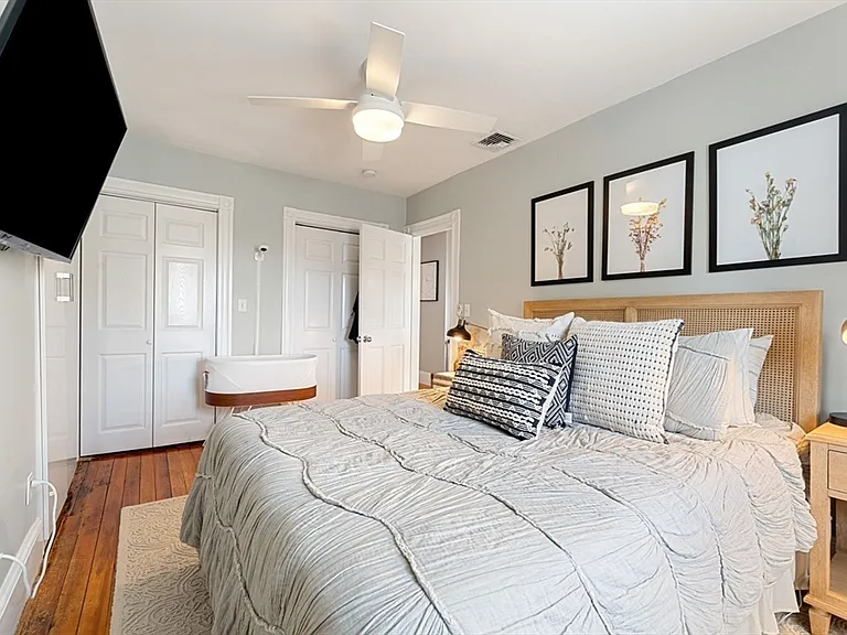 511 E 8th St #2 — Photo 19