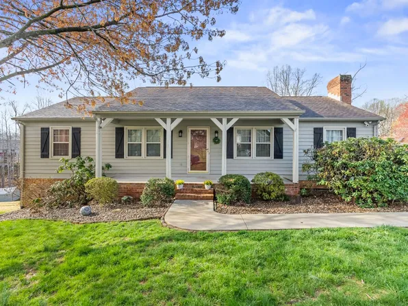 209 Stonehouse Dr, Lynchburg, VA 24502