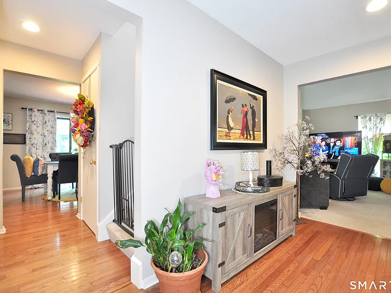 16 Applewood Ln #16 — Photo 5