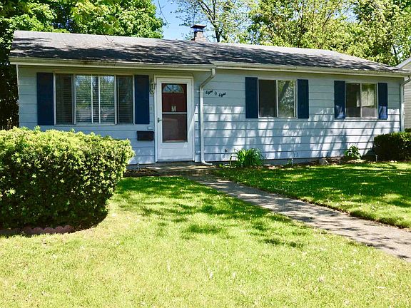3rd image of 808 S Russell Ave