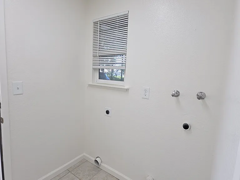 8533 Sun Florin Dr — Photo 10