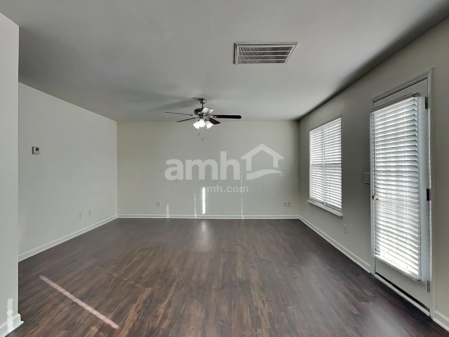 4 bed, 2.5 bath, 1888 sqft, $1,990 — Photo 4