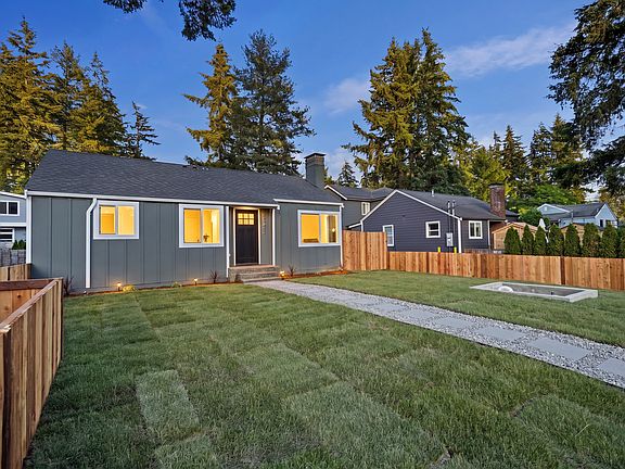 2nd image of 12042 5th Ave NE