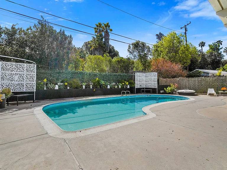 390 Bedford Pl — Photo 20
