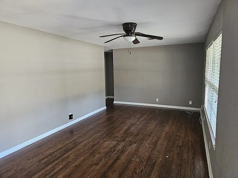 3208 Brown Trl — Photo 2