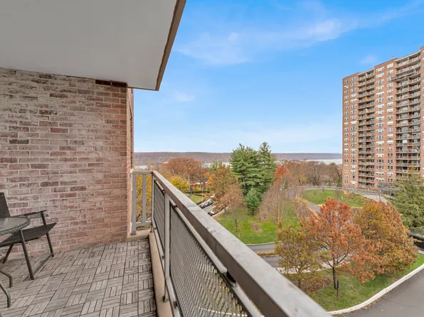 5800 Arlington Avenue image 15 of 15