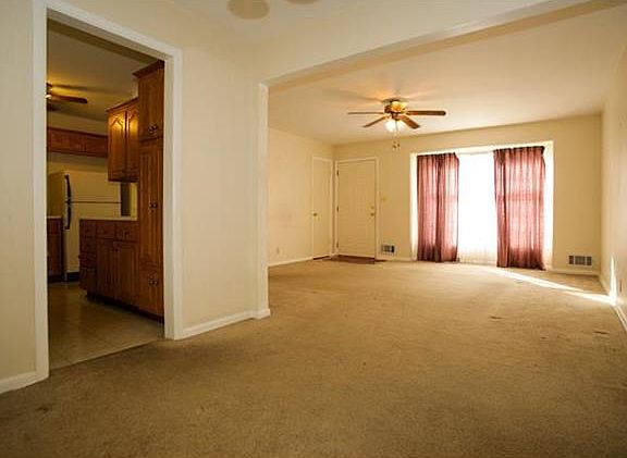 5th image of 9715 Hayes St