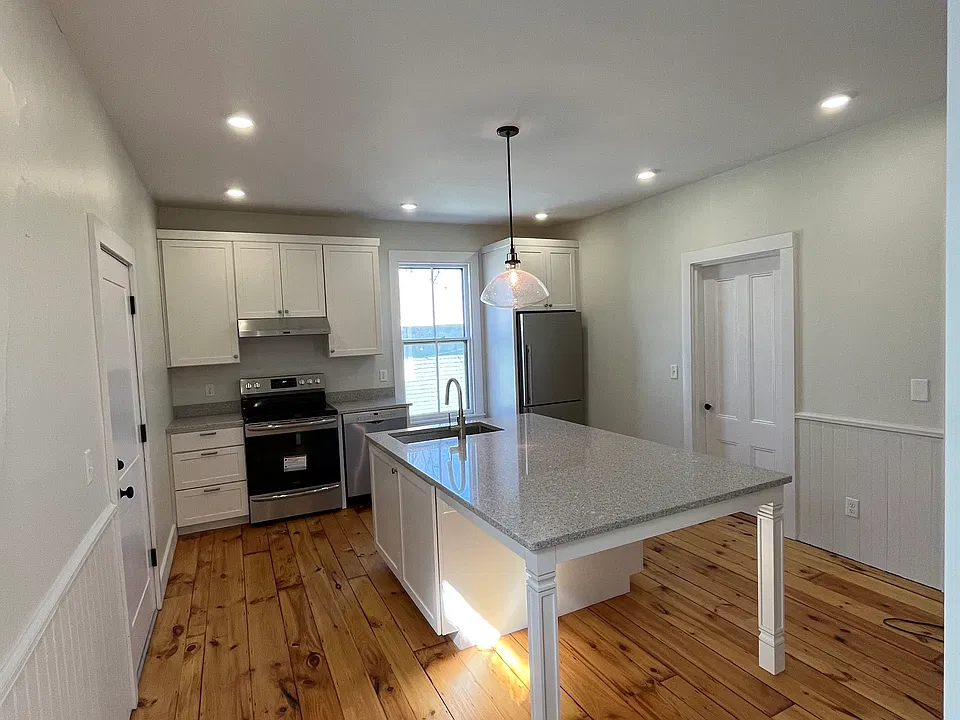 81 Gray St #1