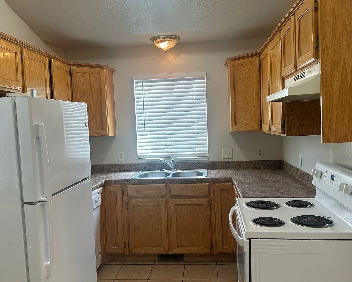 3 bed, 1668 sqft, $1,700 — Photo 3