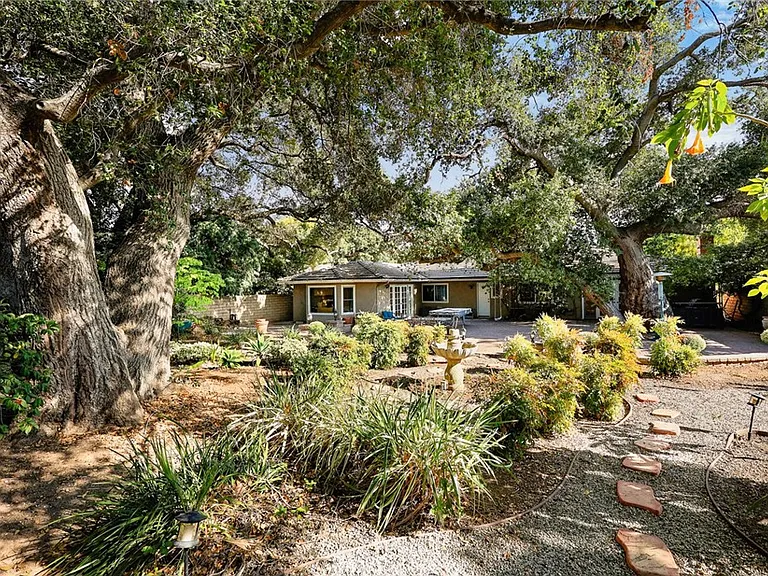 261 Oakhurst Ln — Photo 24