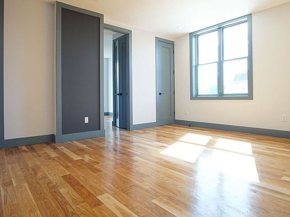 5th image of 378 Bedford Ave #3H