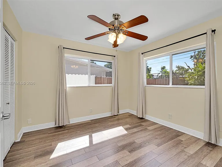 3524 SW 14th St — Photo 10