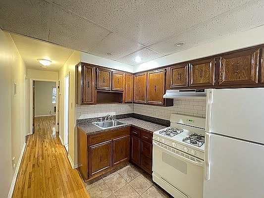 3rd image of 75-05 Ditmars Blvd #A