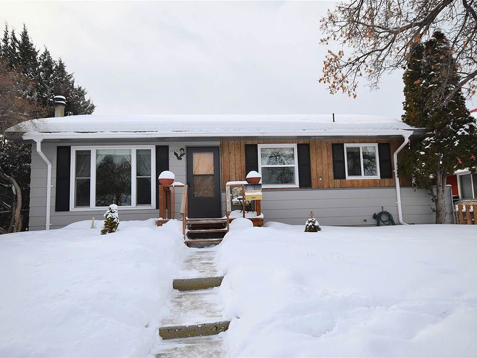 1st image of 1423 Peosta Ave