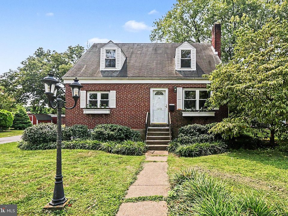 1st image of 3221 Meadow Ln