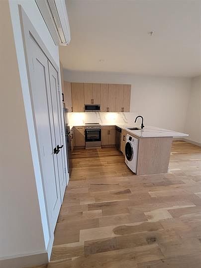 1st image of 299 Main St #5