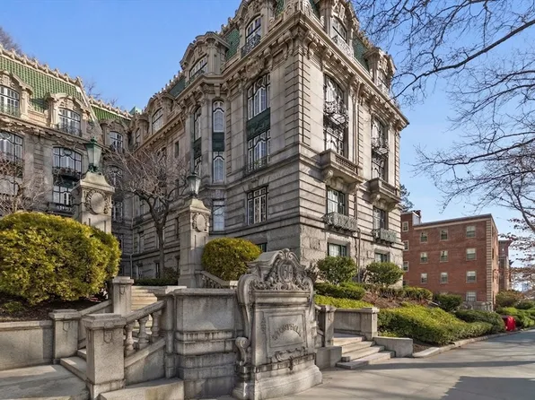 1514 Beacon St APT 46, Brookline, MA 02446