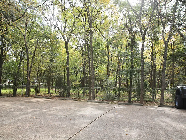 407 Hickory Dr #1 — Photo 4
