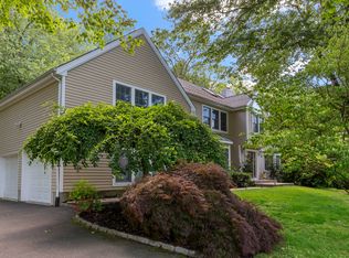 4 Woodsford Bnd, Briarcliff Manor, NY 10510
