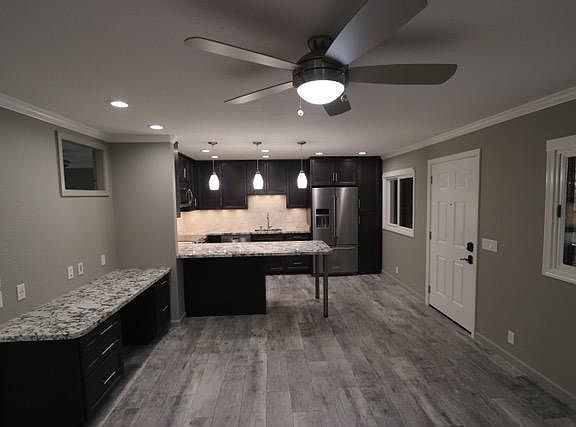 2nd image of 560 University Dr APT 6