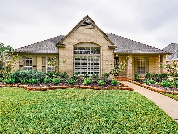 2nd image of 3819 W Wisteria Cir