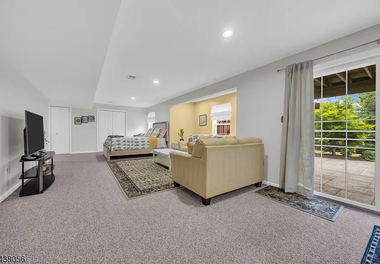 9 Hannah Ct — Photo 31