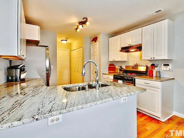 9129 Colony Village Ln — Photo 4