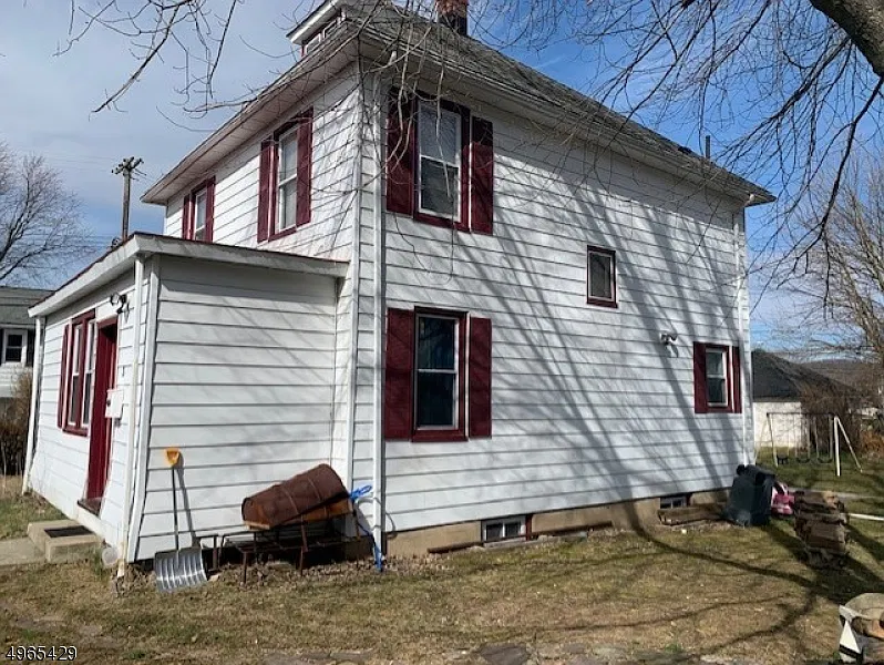 4 bed, 2.0 bath, $4,000 — Photo 4