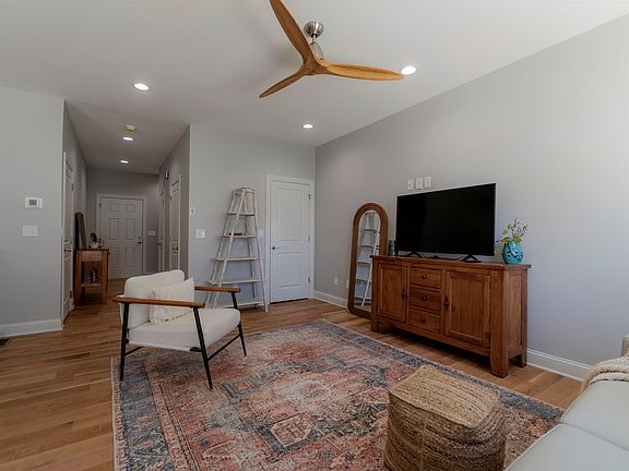 2nd image of 47 Jordon Dr