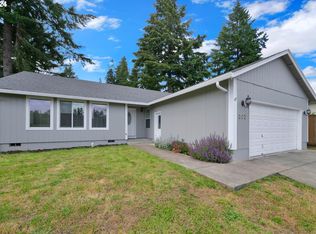 202 Buttercup Loop, Cottage Grove, OR 97424