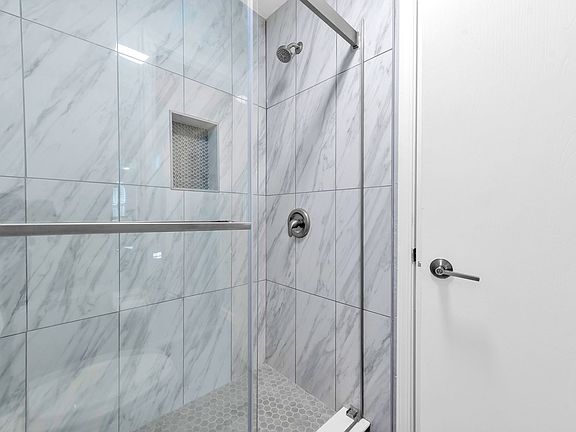 MBR Walk-in shower