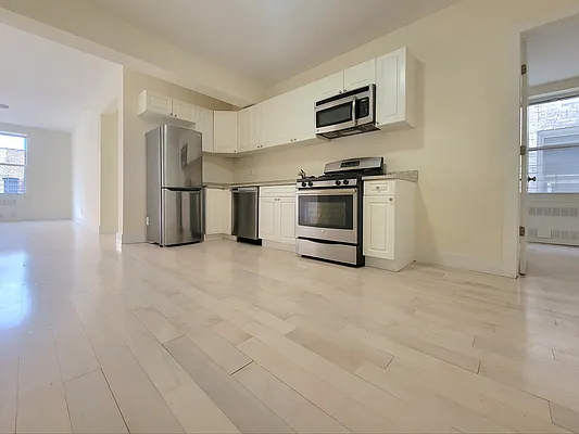 Rented by AZ REALTY NYC LLC | media 1