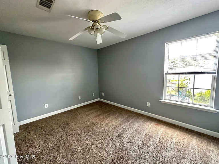 1305 Wickham Ct — Photo 27