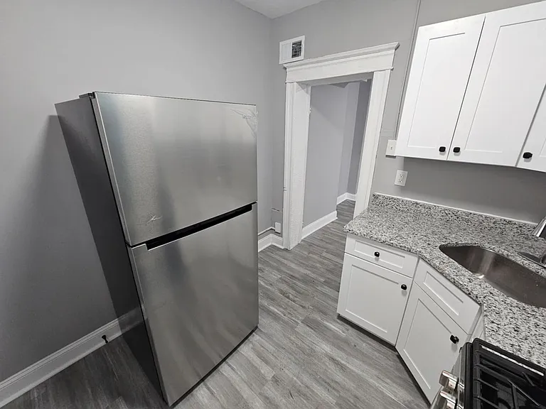 3016 Kenyon Ave — Photo 6