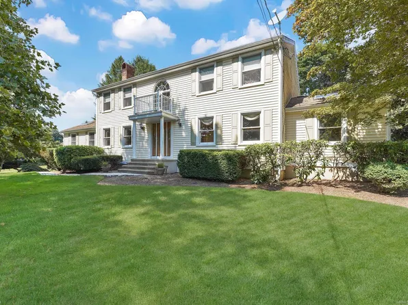 10 Cornfield Road, Trumbull, CT 06611