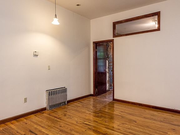 3rd image of 763 Saint Johns Pl APT 1R