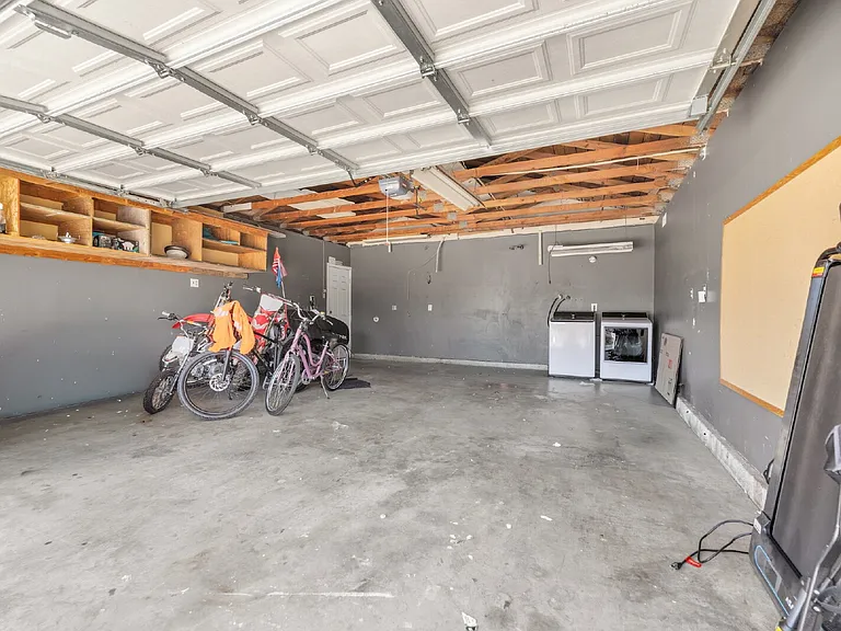 232 Village Sq — Photo 33