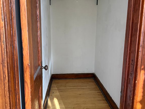 5th image of 5010 S Washtenaw Ave APT 1