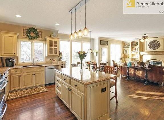 5th image of 9017 W 148th St