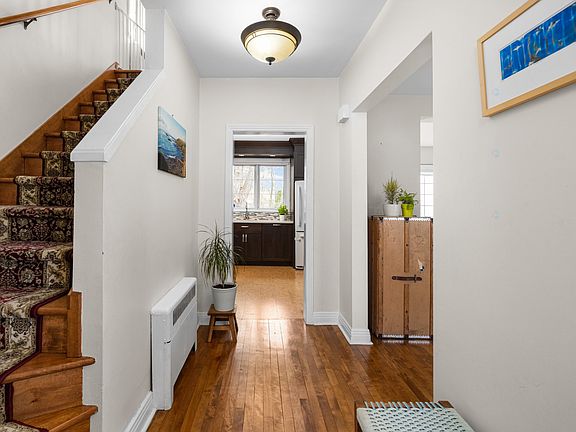 4th image of 118 Boulevard St