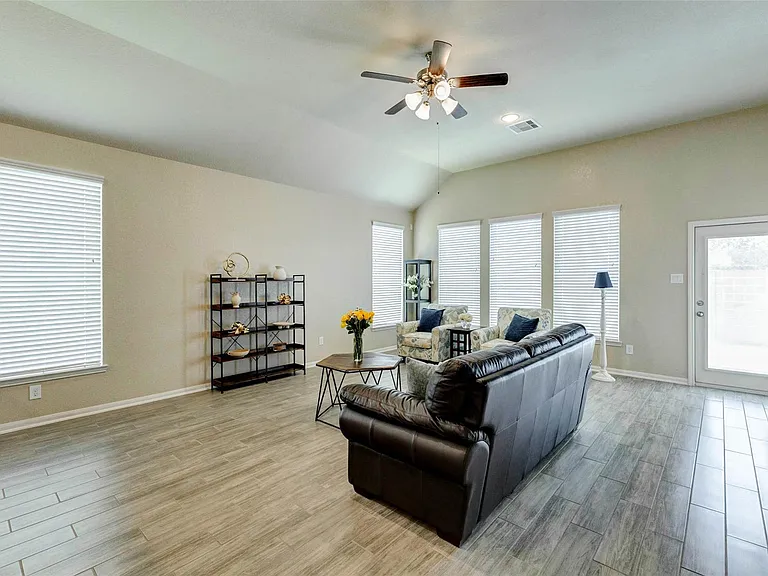 5318 Madeline Grace Dr — Photo 8