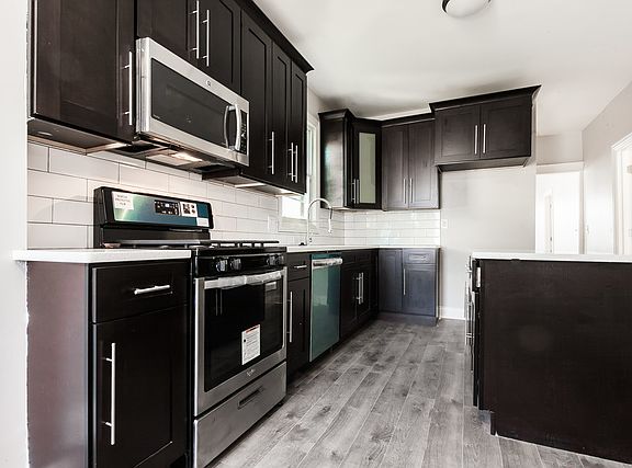 5th image of 4948 W Drummond Pl