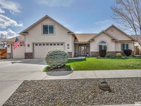 1372 Macenna Ln, Gardnerville, NV 89410