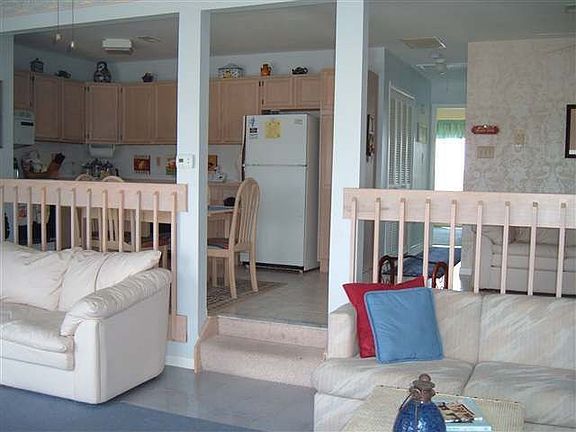 5th image of 383 43rd Pl APT 12