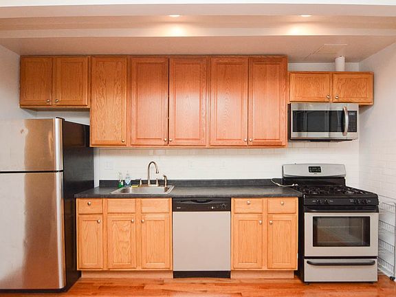 4th image of 1450 W Blackhawk St APT 1