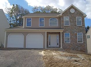 21 Chamberlain Ln, Millersville, PA 17551