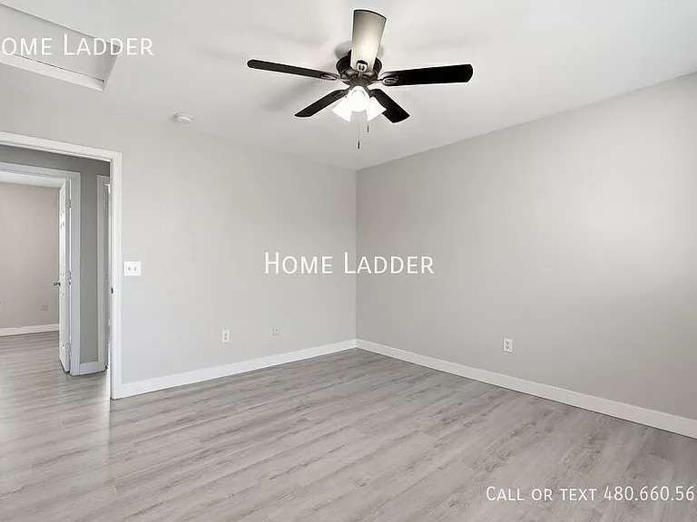 62 N Vista Ave — Photo 25