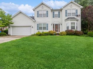 17 Underwood Ct, Burlington, NJ 08016