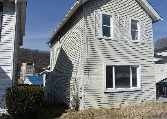 2nd image of 1225 Clover St