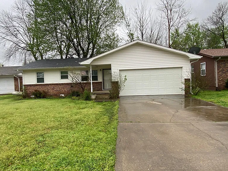 1612 Raleigh St — Photo 4